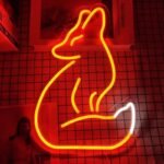 eclairez votre espace avec le neon renard elegance et mystere 795 1