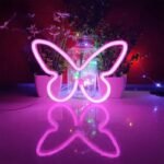 eclairez votre espace avec notre mini neon papillon elegant 440 1