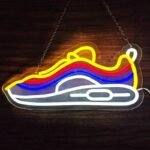 Éclairez Votre Style Avec Le Néon Nike Iconique