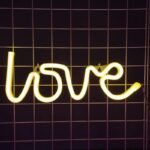 illuminez votre amour avec notre mini neon love une touche romantique blanc 302 1