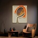 illuminez votre espace avec la captivante neon penseuse uv 619 1
