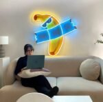 illuminez votre espace avec le neon banana uv 394 1