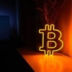 illuminez votre espace avec le neon bitcoin eclatant et tendance 825 1
