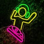 illuminez votre espace avec le neon dj electrisant 678 1