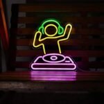 illuminez votre espace avec le neon dj electrisant 777 1