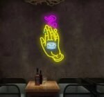 illuminez votre espace avec le neon main fumee envoutant 449 1