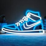 illuminez votre espace avec le neon nike air jordan elegant bleu 914 1