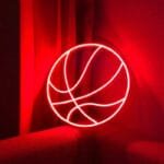 Illuminez Votre Passion Avec Notre Néon Basketball Dynamique!