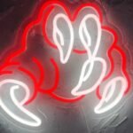 neon griffes eclairez votre espace avec une touche sauvage 153 1