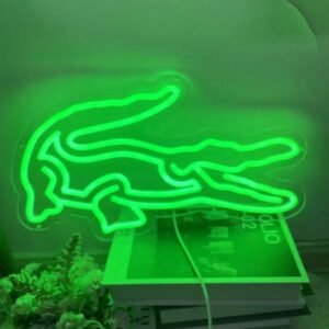 Néon Lacoste : Illuminez Votre Espace Avec élégance Sportive!