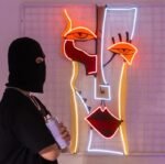 Plongez Dans L’art Avec Notre Néon Uv Picasso éblouissant !